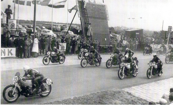 Start+500+cc+klasse+TT+Assen+1951..jpg