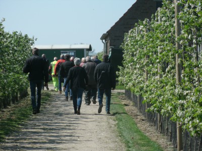 13-Rondleiding bij de kwekerij.JPG