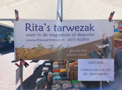 87-Ook Rita was er weer met haar tarwe zakken.jpg