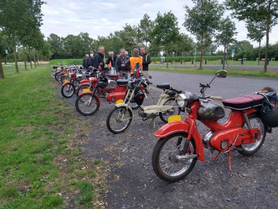 10-1 Parkeerplaats bij het Zwillbrocker Venn.jpg