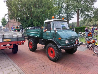 50-5 Mercedes Unimog zeer universeel.jpg